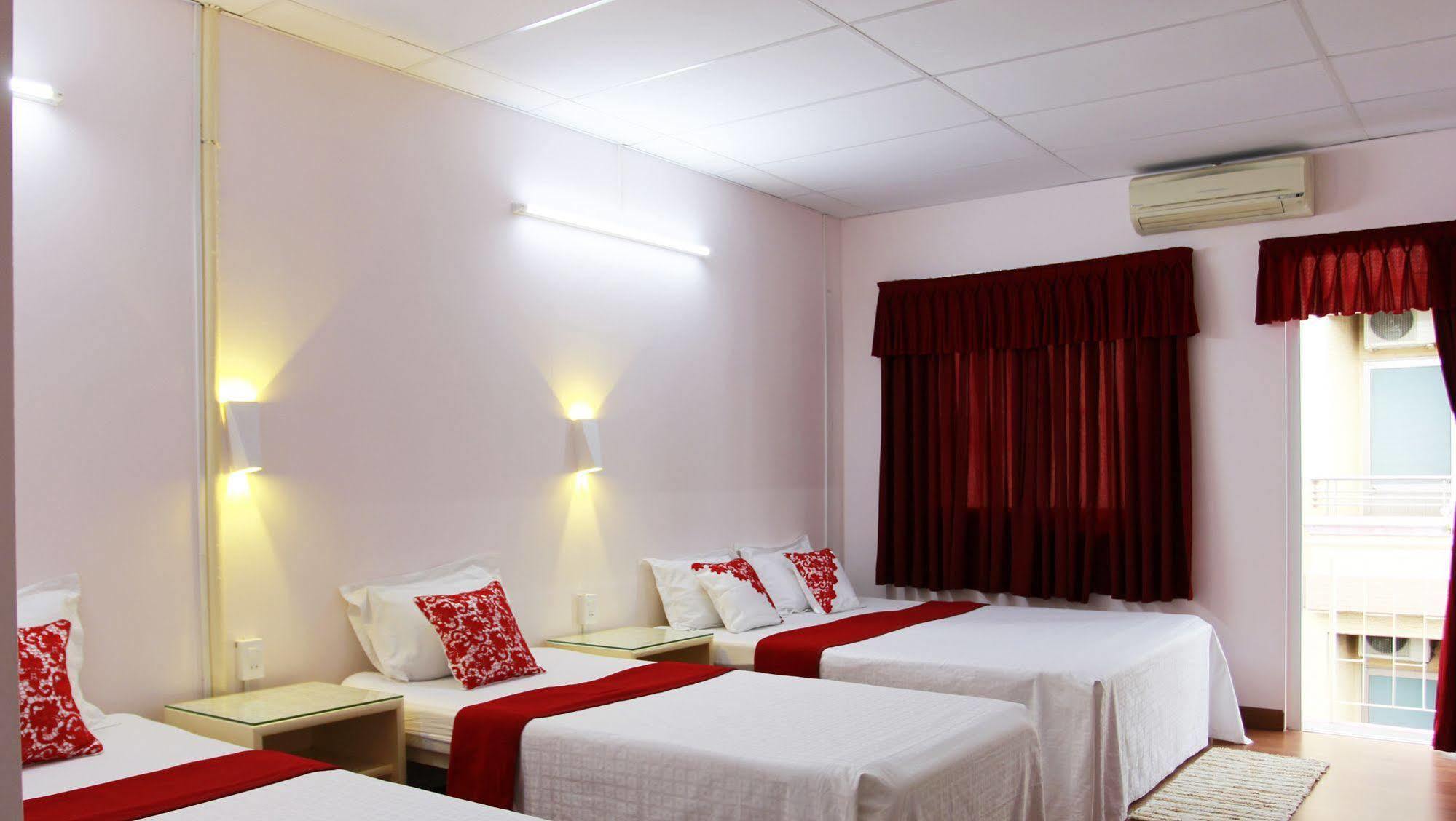 Quang Saigon Hotel- 40-7 Bui Vien-Walking Street Хошимин Екстериор снимка